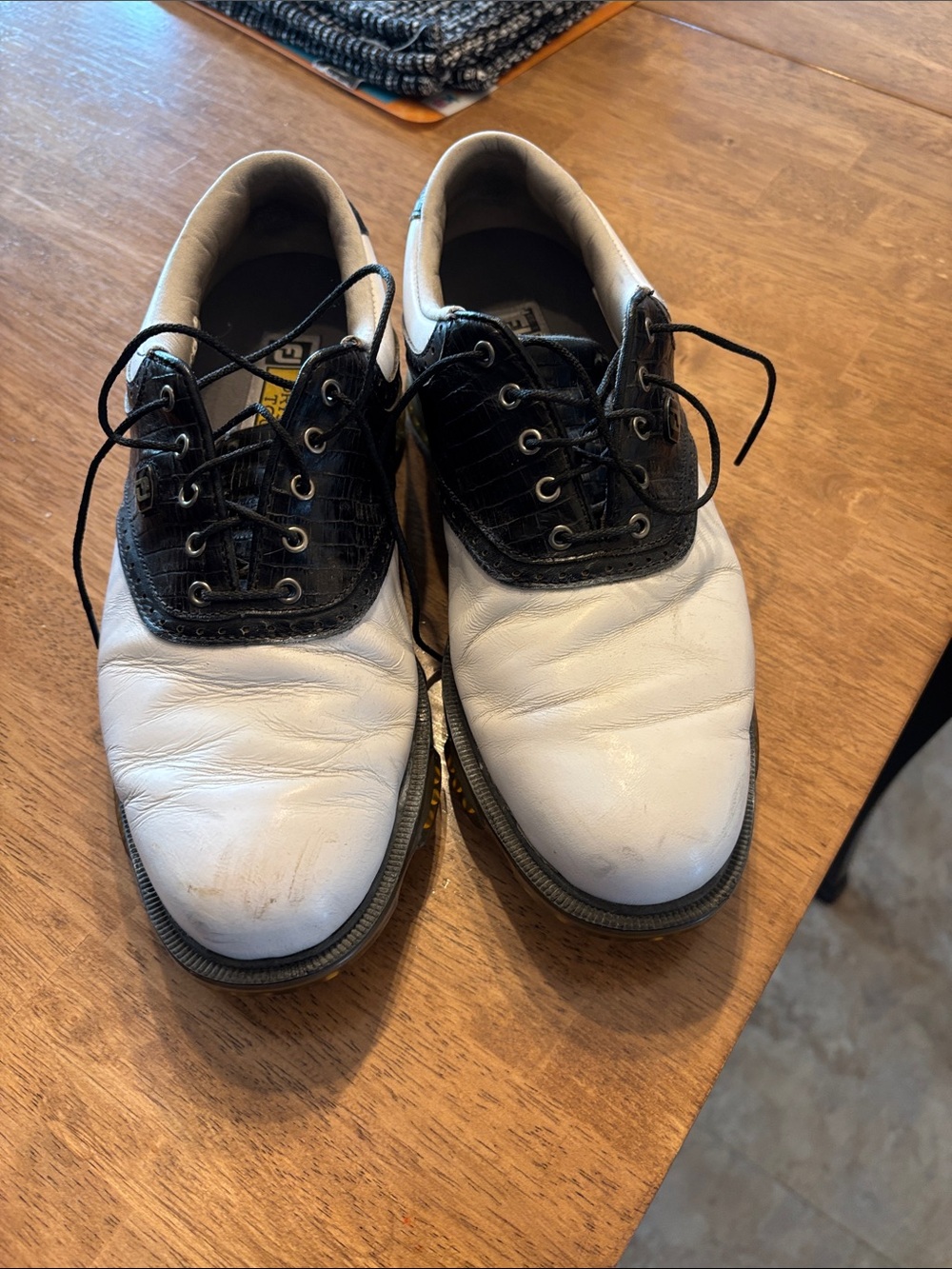 Mens FootJoy Two-Tone White and Black Leather Golf Shoes